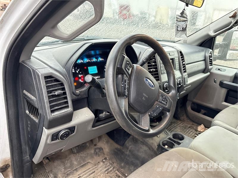 Ford F-250 XL 4x2 Crew Cab Pickup Citi