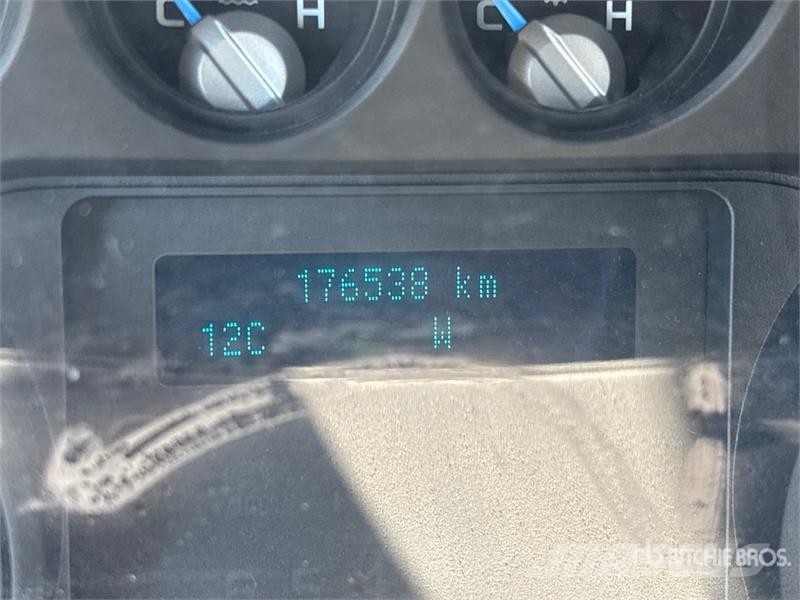 Ford F-250 XL 4x2 Crew Cab Pickup Drugi