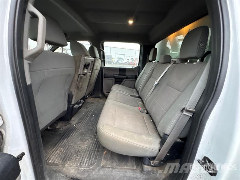 Ford F-250 XL 4x2 Crew Cab Pickup Citi