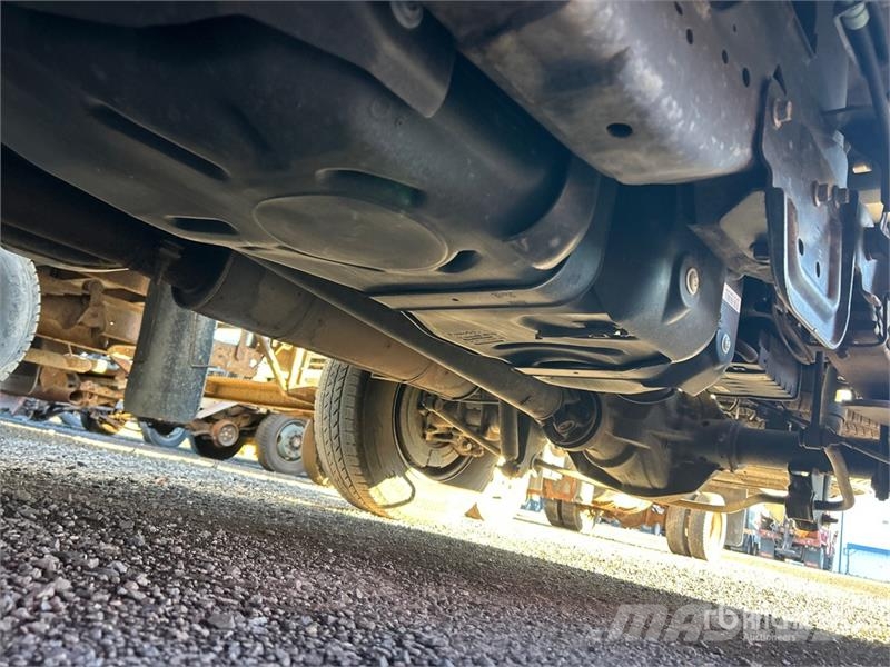 Ford F-250 XL 4x2 Crew Cab Pickup (Inoperable) Otros