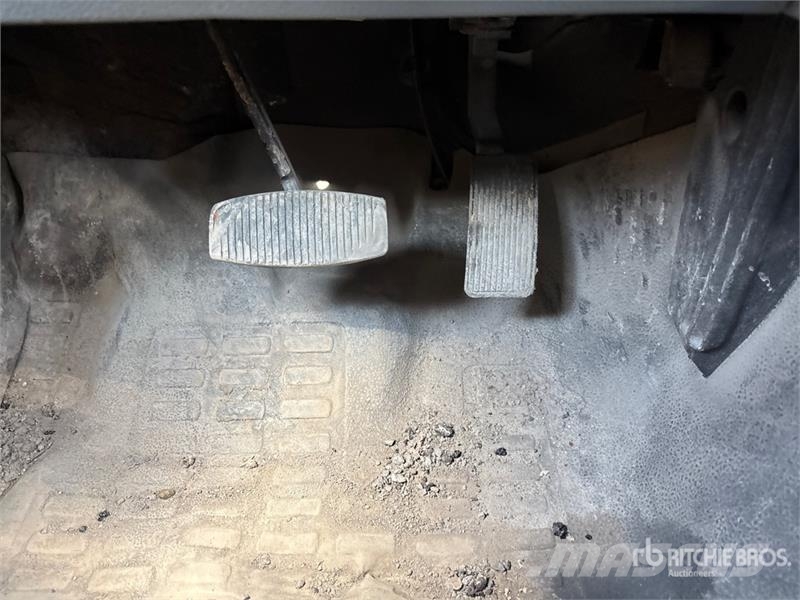 Ford F-250 XL 4x2 Crew Cab Pickup Drugi