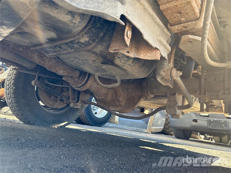 Ford F-250 XL 4x2 Crew Cab Pickup Drugi