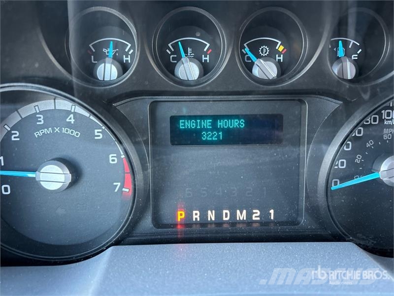 Ford F-250 XL 4x4 Crew Cab Pickup Ostalo