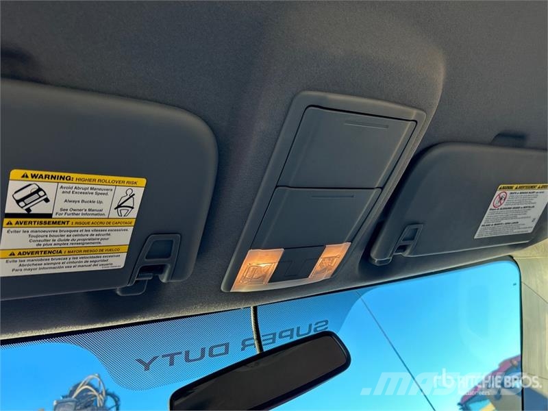 Ford F-250 XL 4x4 Crew Cab Pickup Ostalo