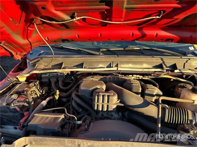 Ford F-250 XL 4x4 Crew Cab Pickup Ostalo