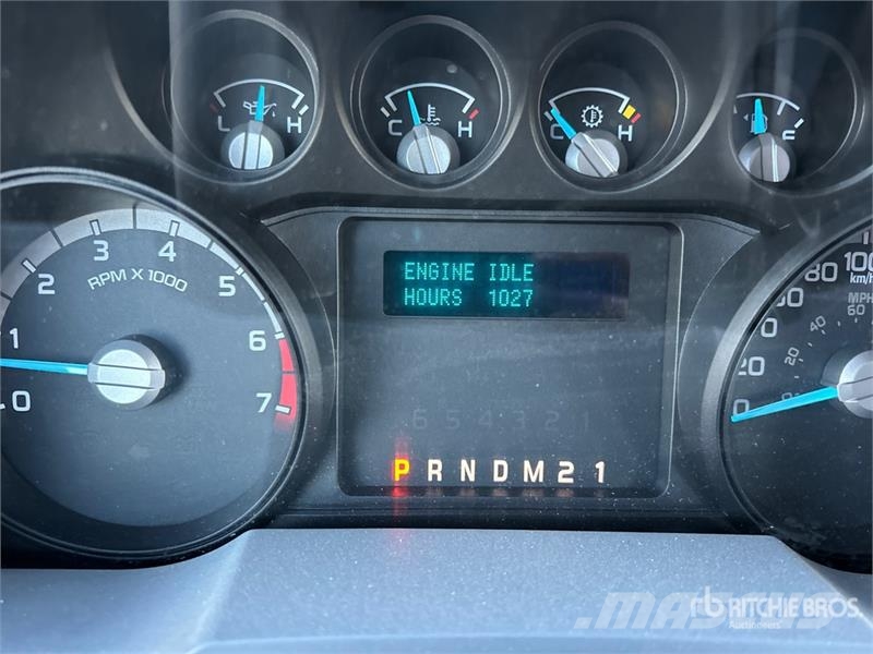 Ford F-250 XL 4x4 Crew Cab Pickup Ostalo