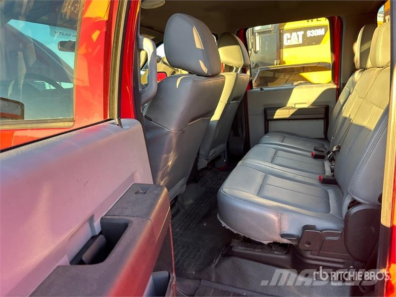 Ford F-250 XL 4x4 Crew Cab Pickup Ostalo