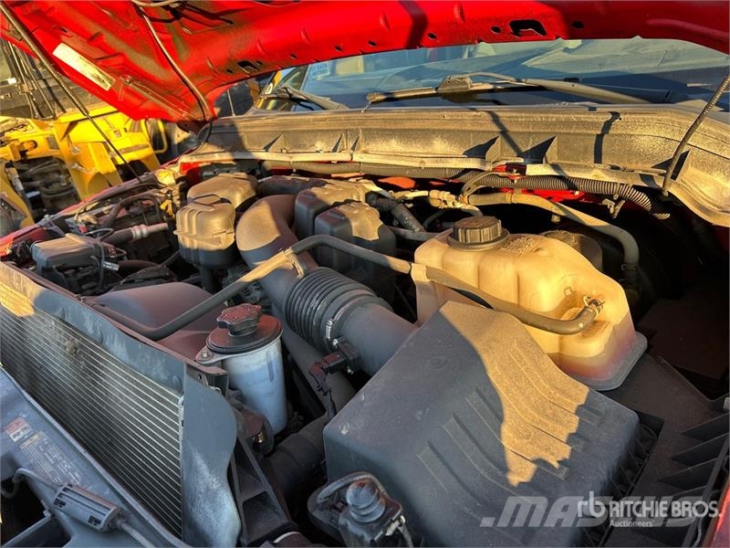 Ford F-250 XL 4x4 Crew Cab Pickup Ostalo