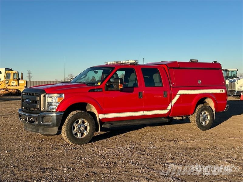 Ford F-250 XL 4x4 Crew Cab Pickup Ostalo