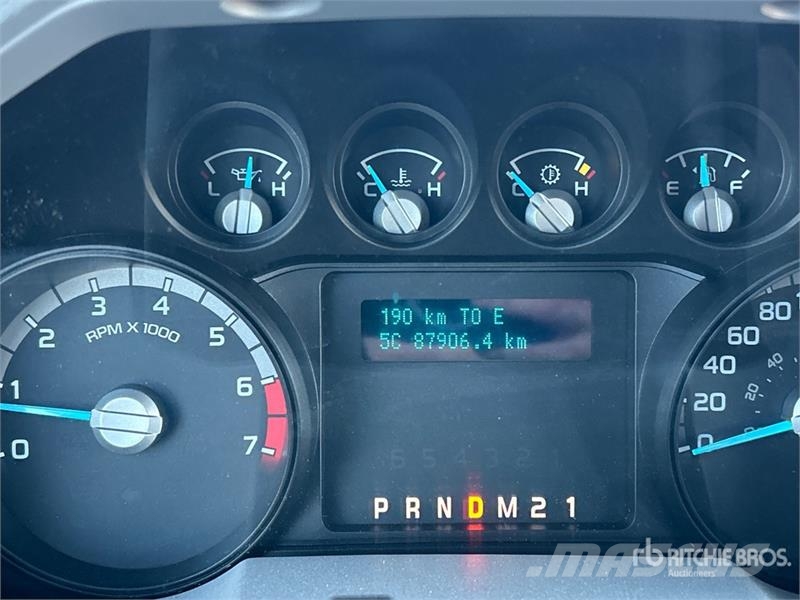 Ford F-250 XL 4x4 Crew Cab Pickup Ostalo