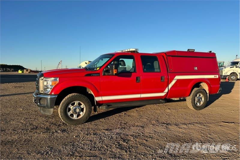 Ford F-250 XL 4x4 Crew Cab Pickup Ostalo