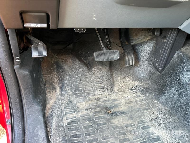 Ford F-250 XL 4x4 Crew Cab Pickup Ostalo