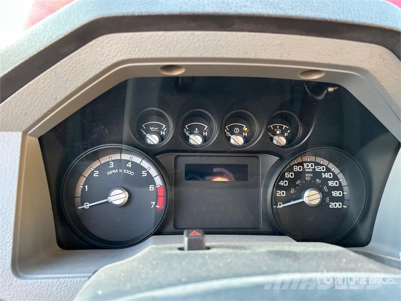 Ford F-250 XL 4x4 Crew Cab Pickup Ostalo