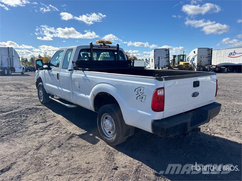 Ford F-250 XL 4x4 Extended Cab Pickup Muu