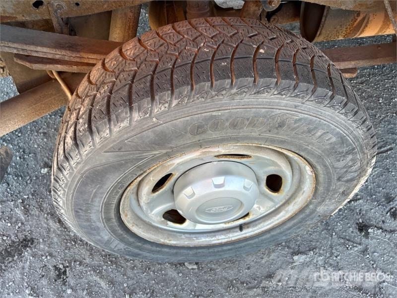 Ford F-250 XL 4x4 Extended Cab Pickup Inne