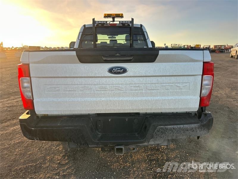 Ford F-250 XL 4x4 Extended Cab Pickup Ostalo