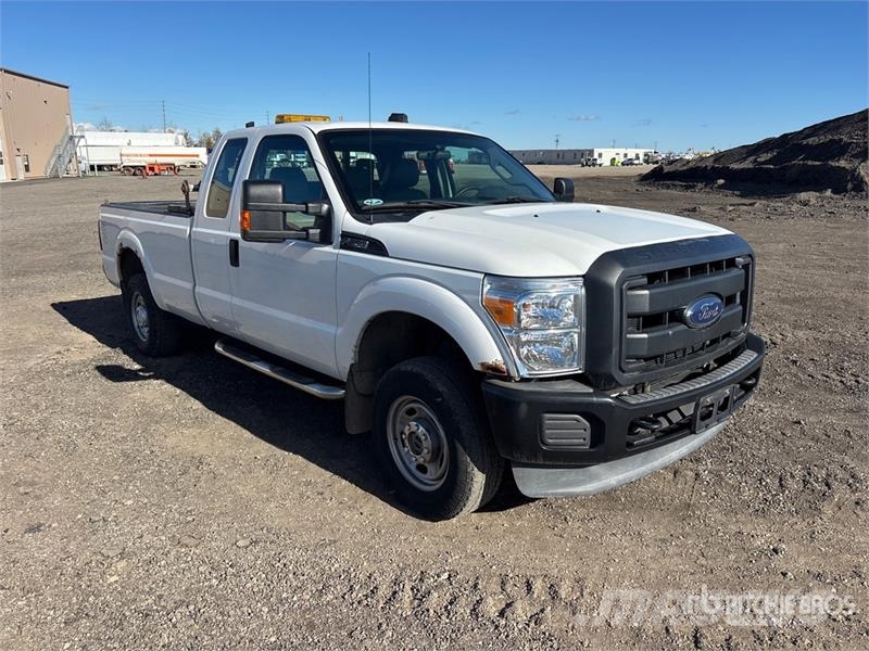 Ford F-250 XL 4x4 Extended Cab Pickup Muu