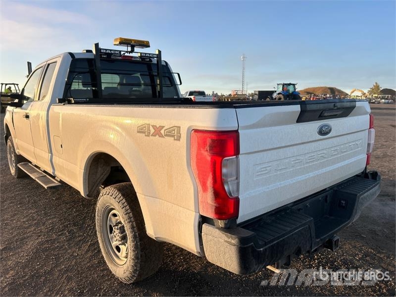 Ford F-250 XL 4x4 Extended Cab Pickup Ostalo