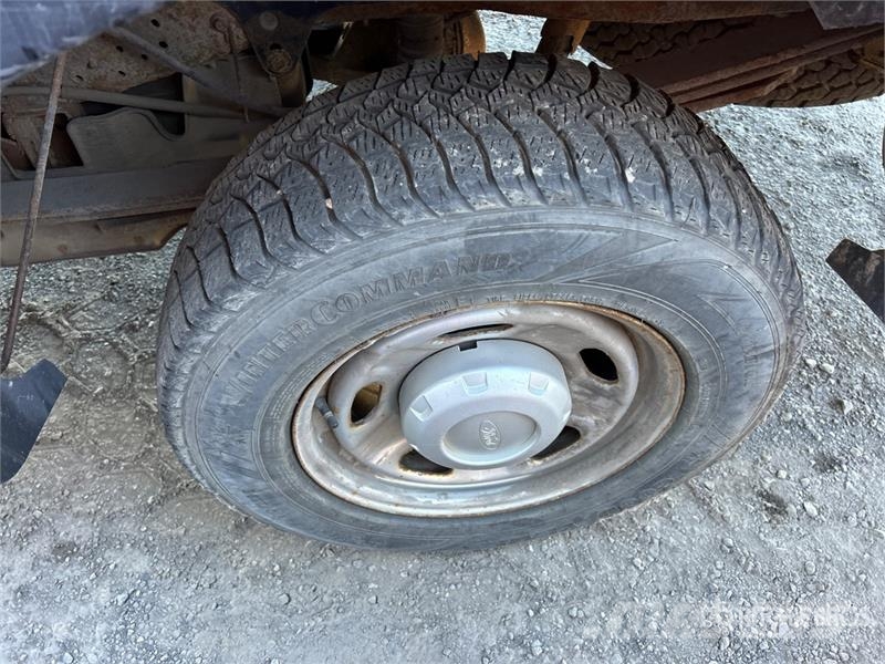 Ford F-250 XL 4x4 Extended Cab Pickup Inne
