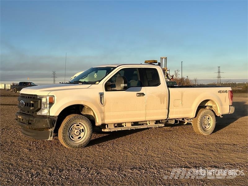 Ford F-250 XL 4x4 Extended Cab Pickup Ostalo