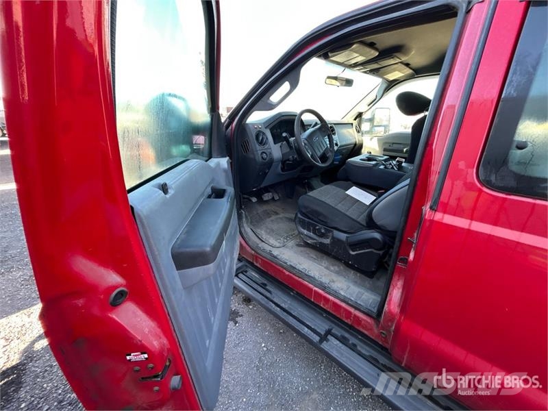 Ford F-250 XL 4x4 Extended Cab Pickup Inne