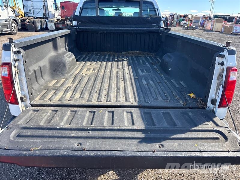 Ford F-250 XL 4x4 Extended Cab Pickup Muu