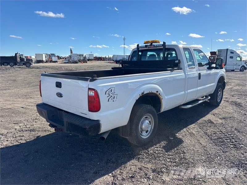 Ford F-250 XL 4x4 Extended Cab Pickup Muu