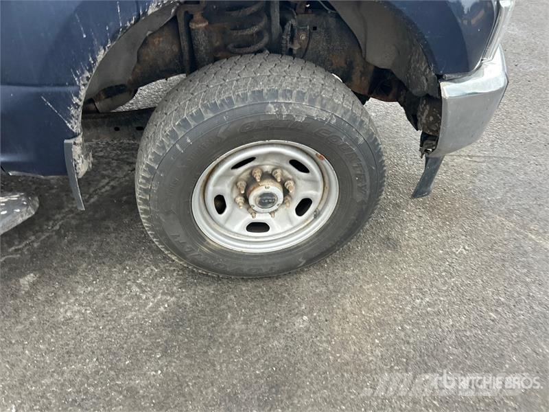 Ford F-250 XL 4x4 Extended Cab Utility Truck Pickup/Sideaflæsning