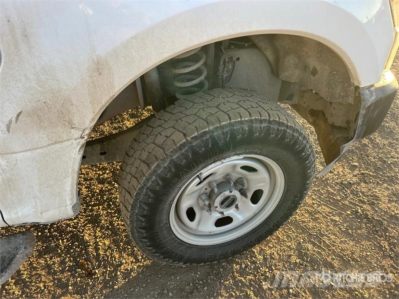 Ford F-250 XL 4x4 Extended Cab Pickup Ostalo