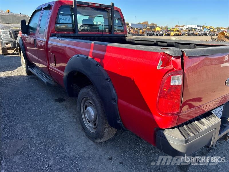 Ford F-250 XL 4x4 Extended Cab Pickup Inne