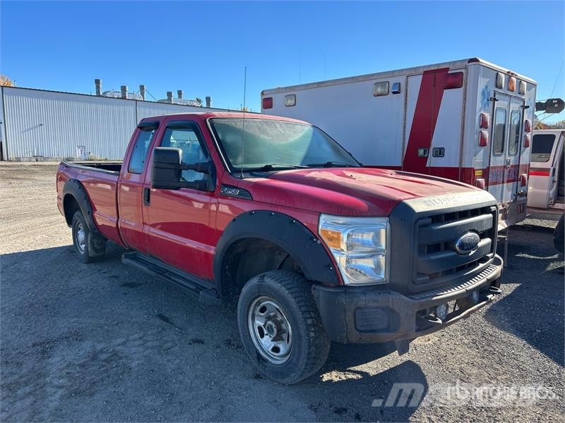 Ford F-250 XL 4x4 Extended Cab Pickup Inne