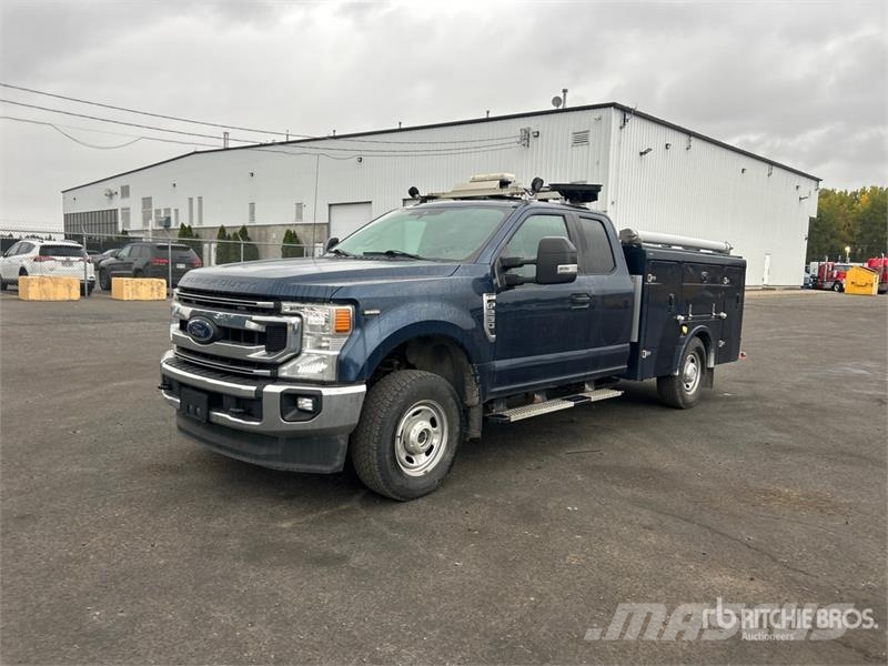 Ford F-250 XL 4x4 Extended Cab Utility Truck Pickup/Sideaflæsning