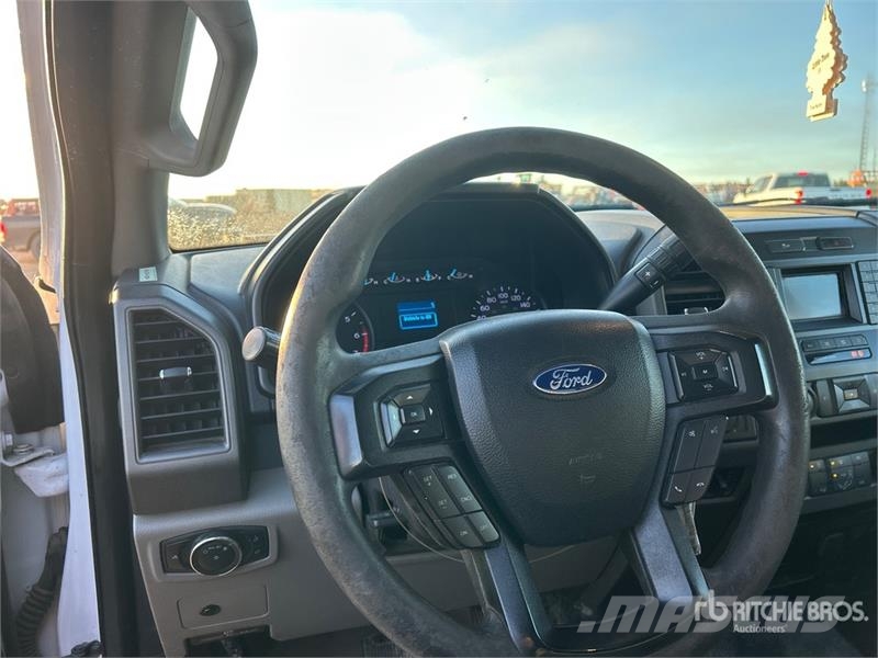 Ford F-250 XL 4x4 Extended Cab Pickup Ostalo