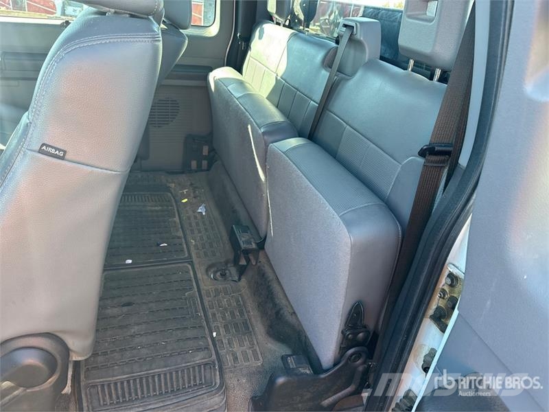 Ford F-250 XL 4x4 Extended Cab Pickup Muu