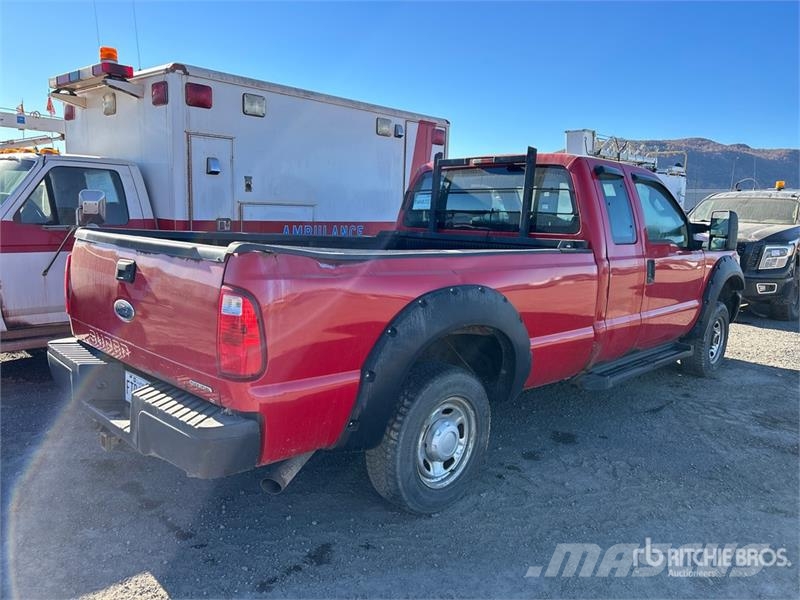 Ford F-250 XL 4x4 Extended Cab Pickup Inne