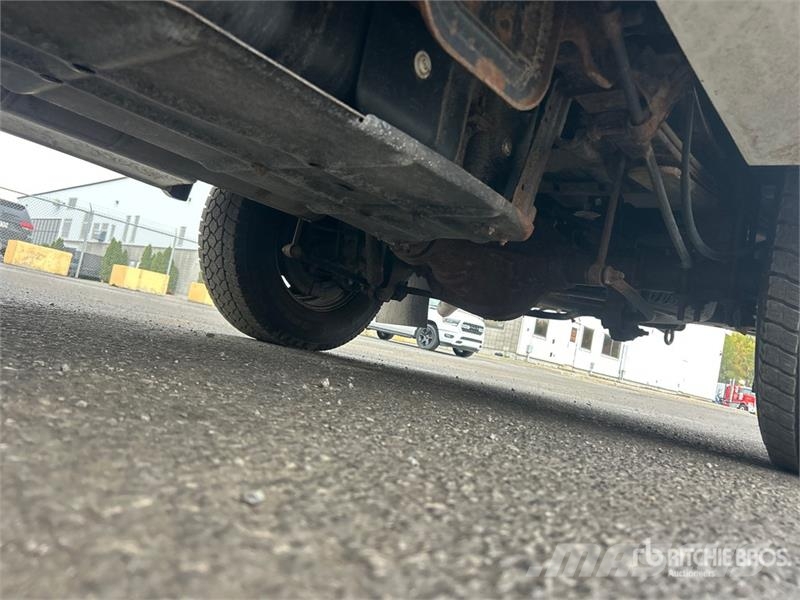 Ford F-250 XL 4x4 Extended Cab Utility Truck Pickup/Sideaflæsning