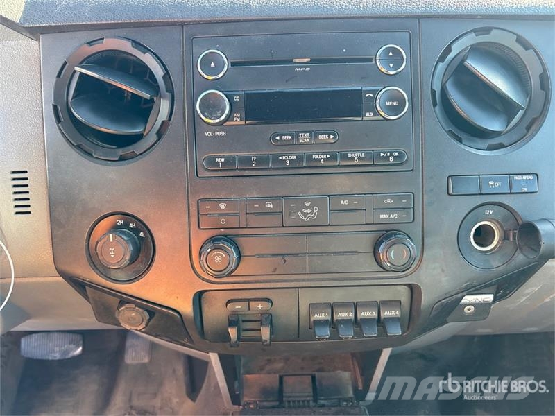 Ford F-250 XL 4x4 Extended Cab Pickup Muu