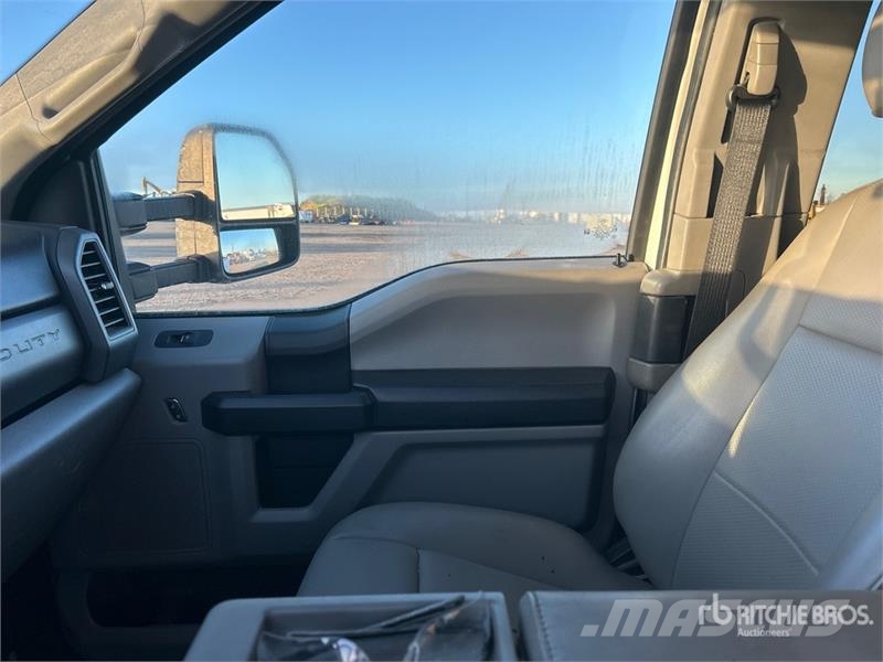 Ford F-250 XL 4x4 Extended Cab Pickup Ostalo