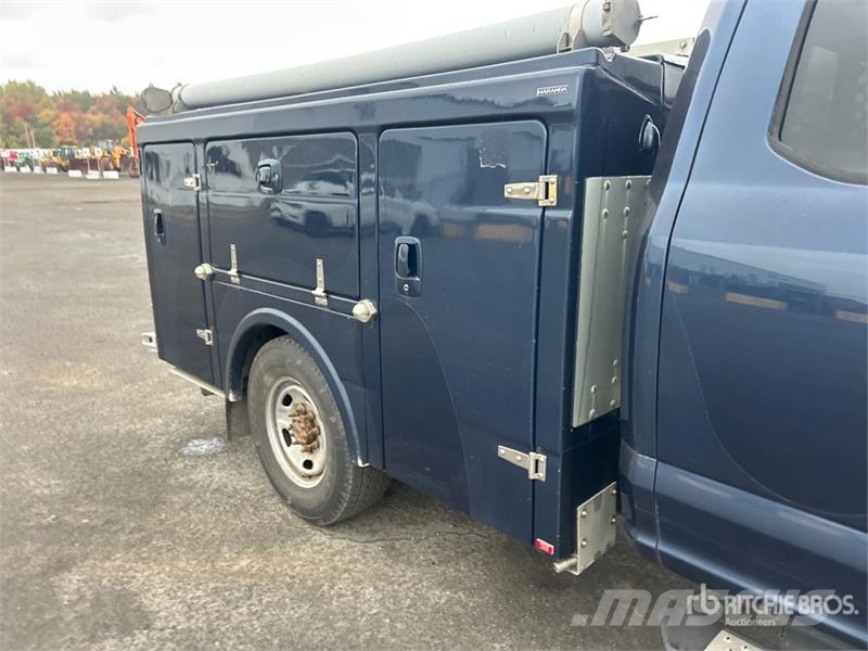 Ford F-250 XL 4x4 Extended Cab Utility Truck Pickup/Sideaflæsning