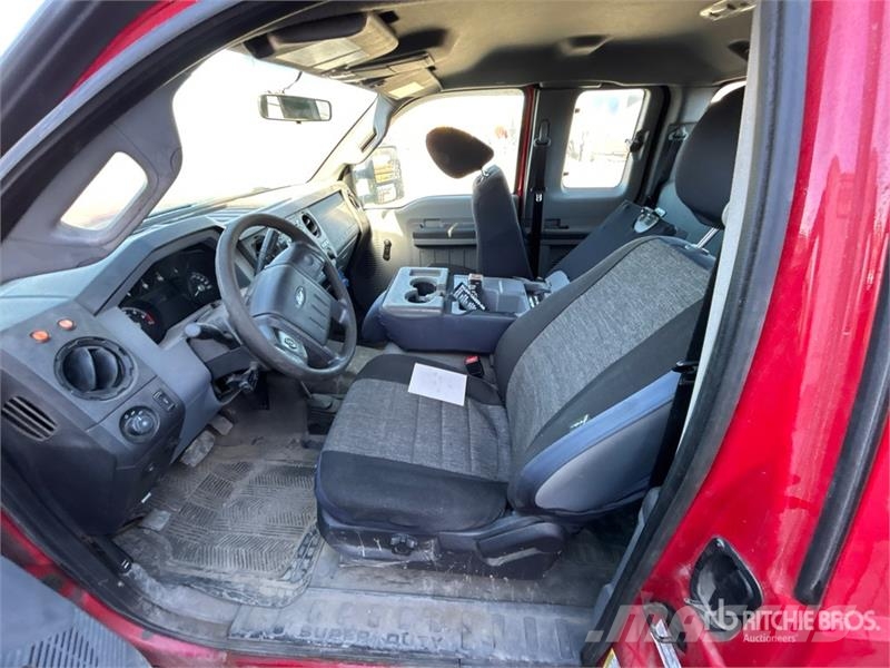 Ford F-250 XL 4x4 Extended Cab Pickup Inne