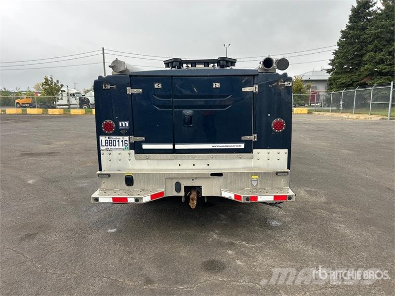 Ford F-250 XL 4x4 Extended Cab Utility Truck Pickup/Sideaflæsning