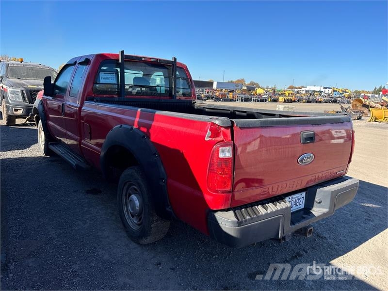 Ford F-250 XL 4x4 Extended Cab Pickup Inne