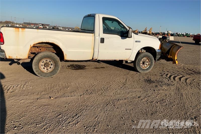 Ford F-250 XL 4x4 Pickup Outros
