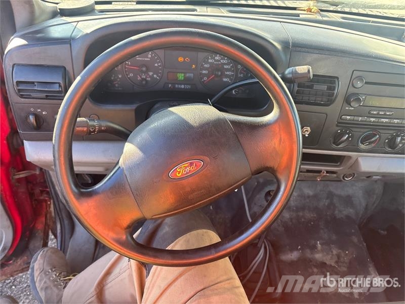 Ford F-250 XL 4x4 Pickup Autre fourgon / utilitaire