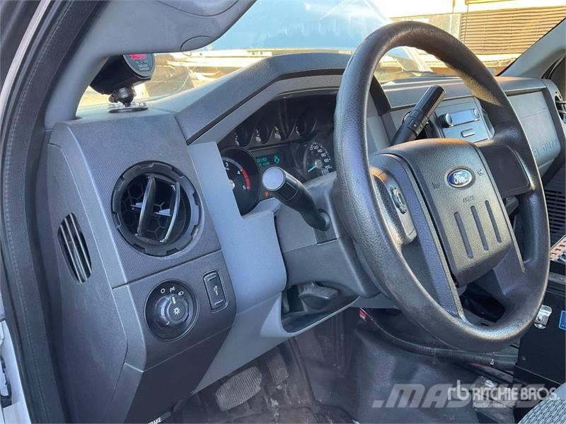 Ford F-250 XL 4x4 Pickup Ostalo