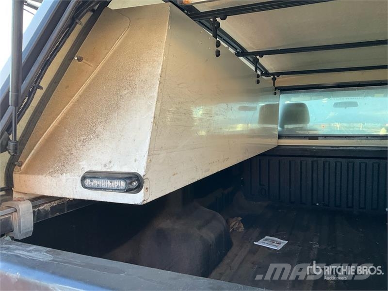 Ford F-250 XL 4x4 Pickup Ostalo