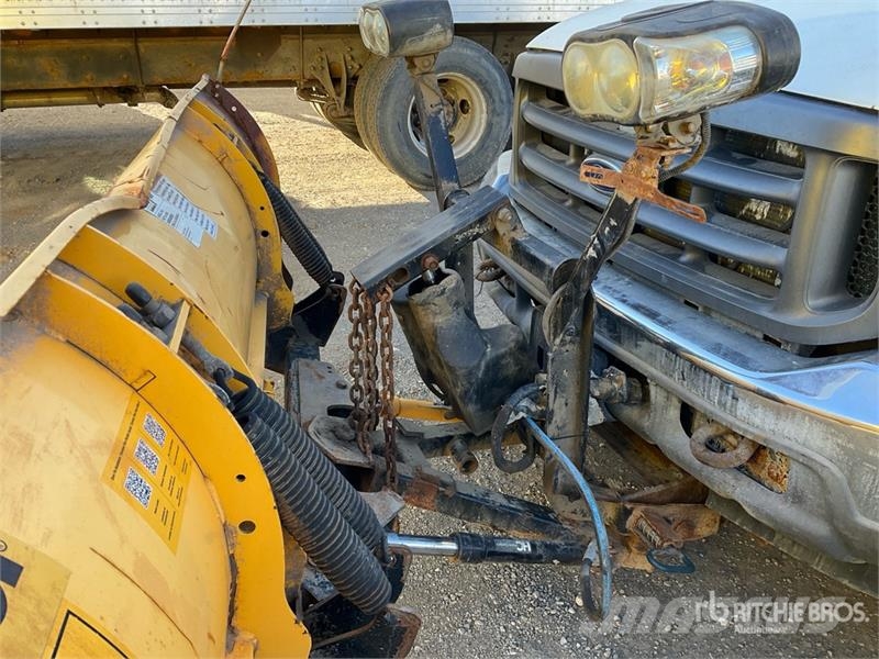Ford F-250 XL 4x4 Pickup Outros