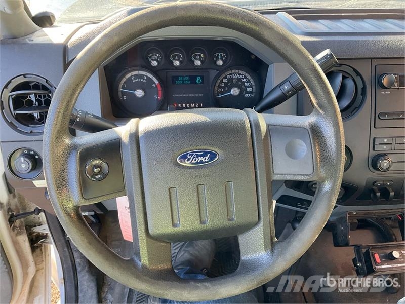 Ford F-250 XL 4x4 Pickup Ostalo