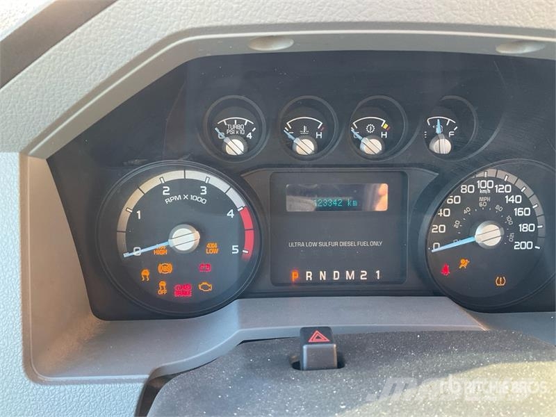 Ford F-250 XL 4x4 Pickup Ostalo