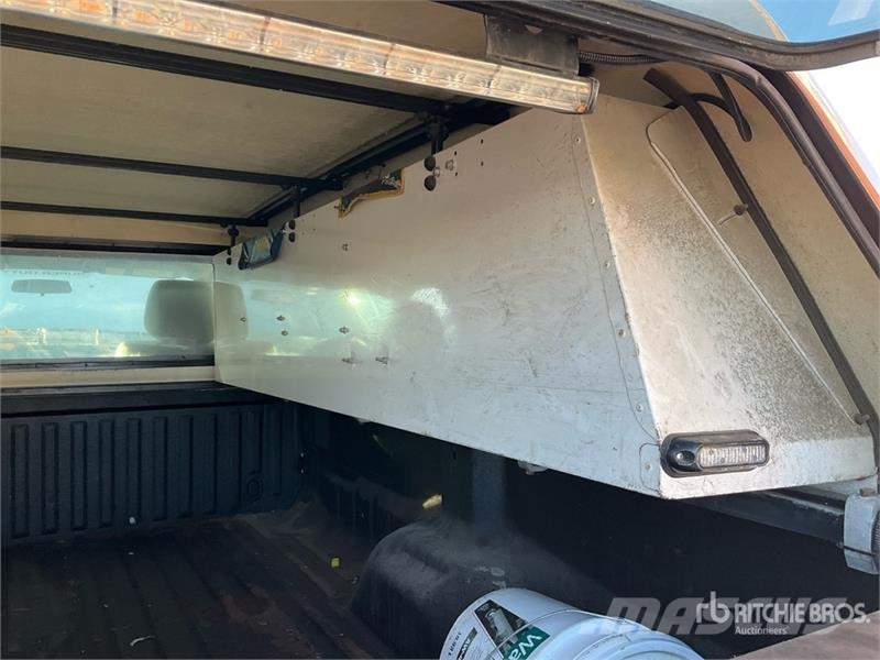 Ford F-250 XL 4x4 Pickup Ostalo